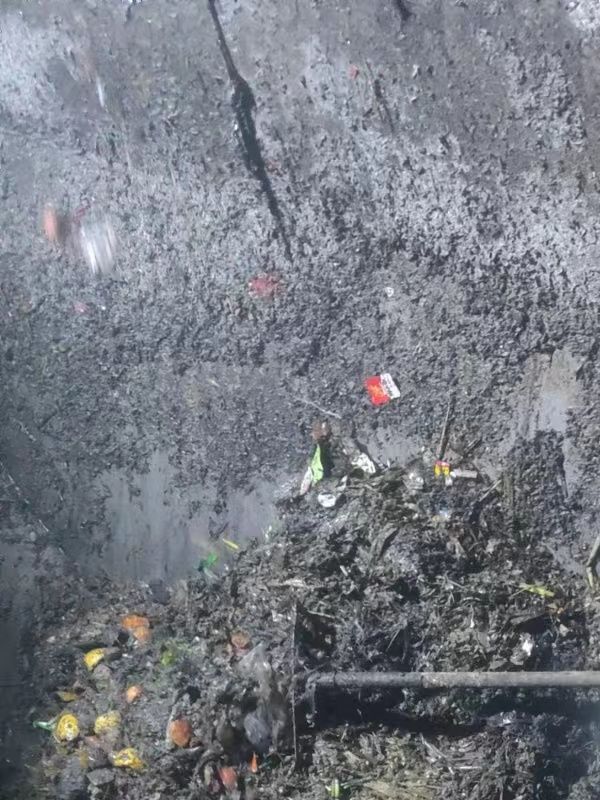 梅河口污水池清理